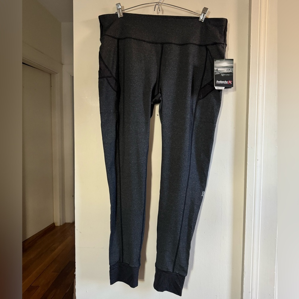 Women’s XL leggings, asphalt black, Avalanche Outdoor Supply, NWT